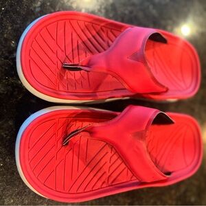 Vionic- Red Flip Flops - gently used